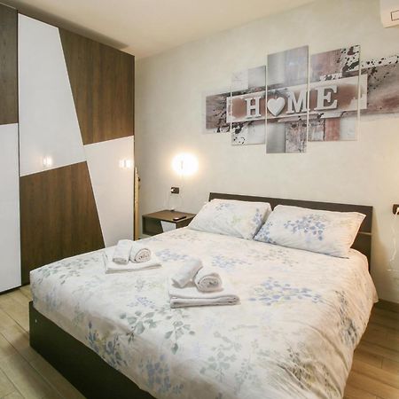 Old Lighthouse - Beach Apartment - Fiumicino Airport ภายนอก รูปภาพ